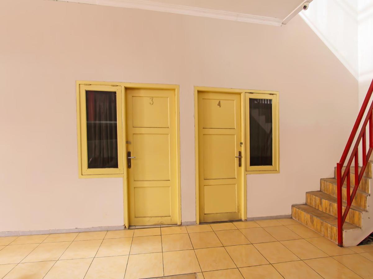 Oyo 3060 Al Fatih Guest House Syariah Tegal  Extérieur photo