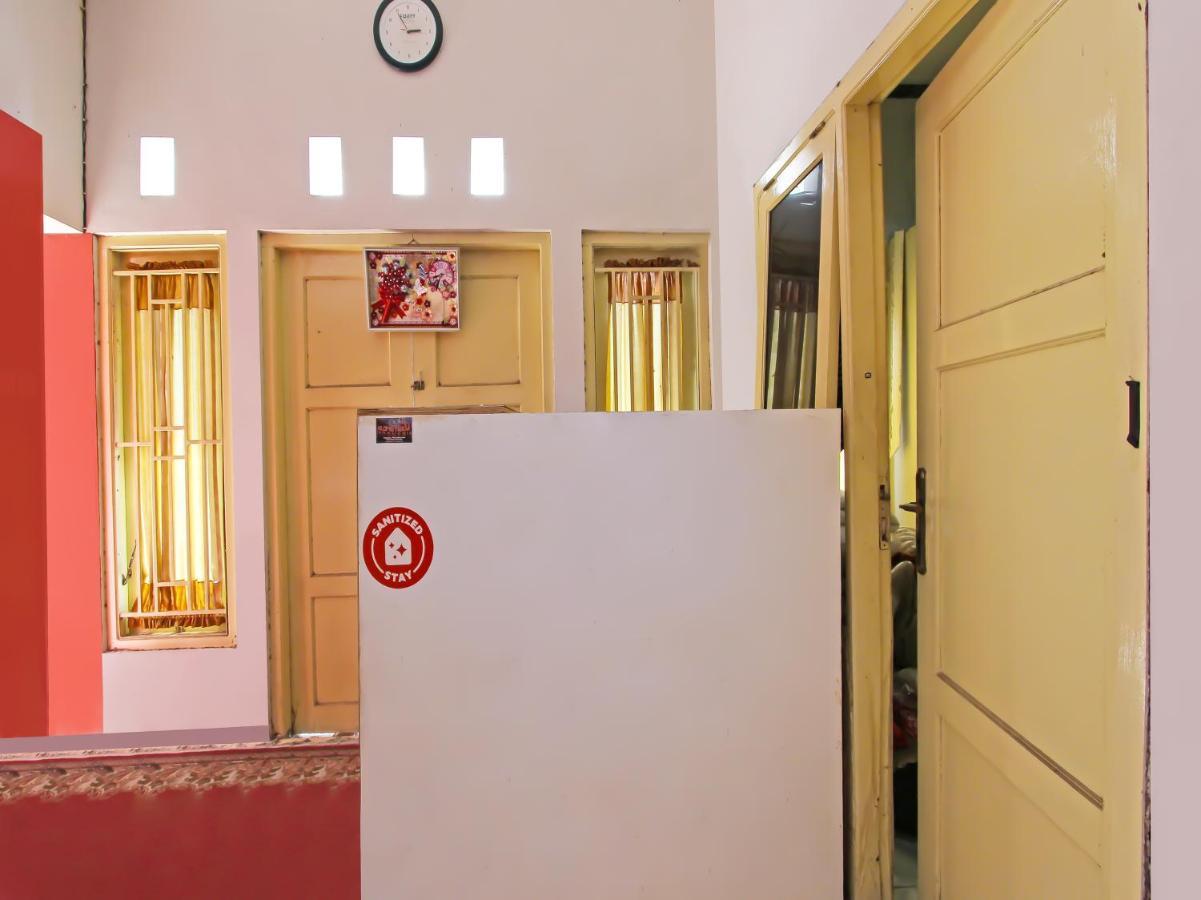 Oyo 3060 Al Fatih Guest House Syariah Tegal  Extérieur photo